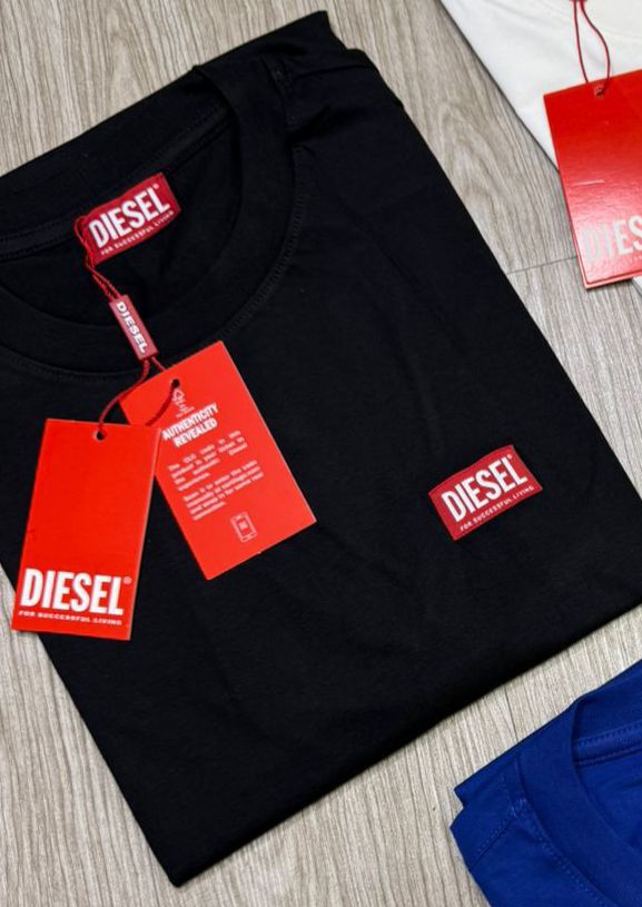 camiseta Diesel preta M/G
